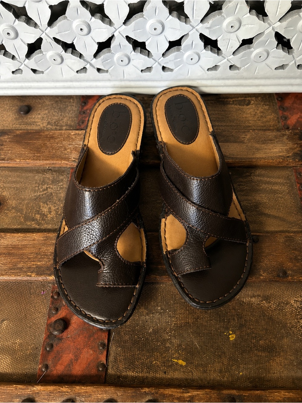 b.o.c. Born Concept Brown Leather Criss Cross Slide Sandals Women’s